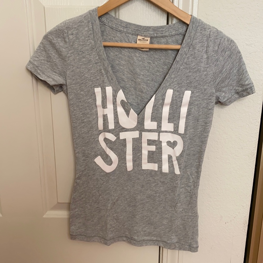 Hollister top